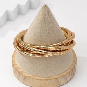 Lady Streetwear Geometric Iron Stoving Varnish
Women's Bangle
